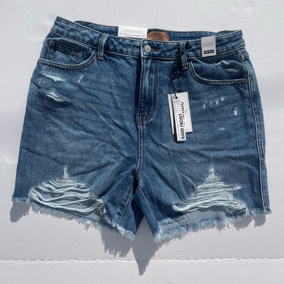 Judy Blue High Waist Distressed Denim Shorts XL NWT - Picture 1 of 7